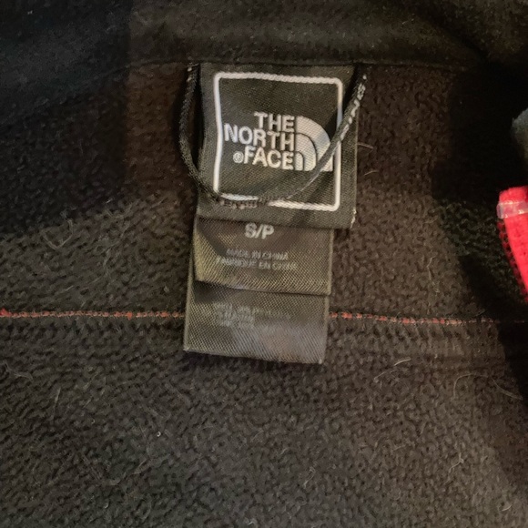 The North Face Men’s Red and Black Soft Shell Jacket - size S - Picture 6 of 8